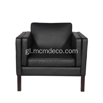 Réplica de sillón de coiro Mogensen